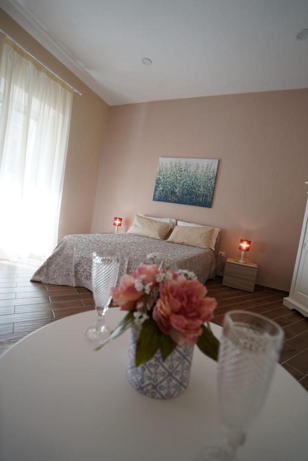 La Mimosa B&B เนเปิลส์ ภายนอก รูปภาพ